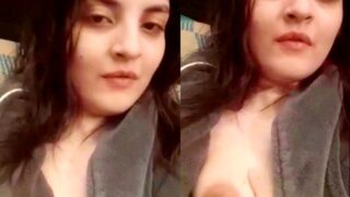 Desi bhabhi sex video Cute Indian Girl Boob Show Boyfriend