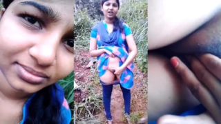 fsiblog new Mallu Girl Fingered Her Pussy In Front Of Her Boyfriend In The Forest